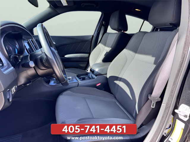 Used 2019 Dodge Charger SXT w/ Blacktop Package RWD image 16