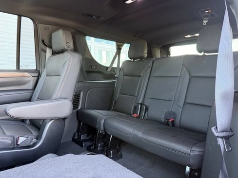 Used 2024 Chevrolet Suburban High Country AWD/4WD image 22