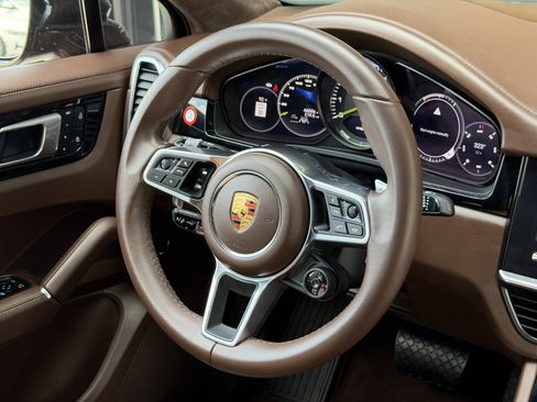 Certified 2023 Porsche Cayenne Platinum Edition AWD/4WD image 21