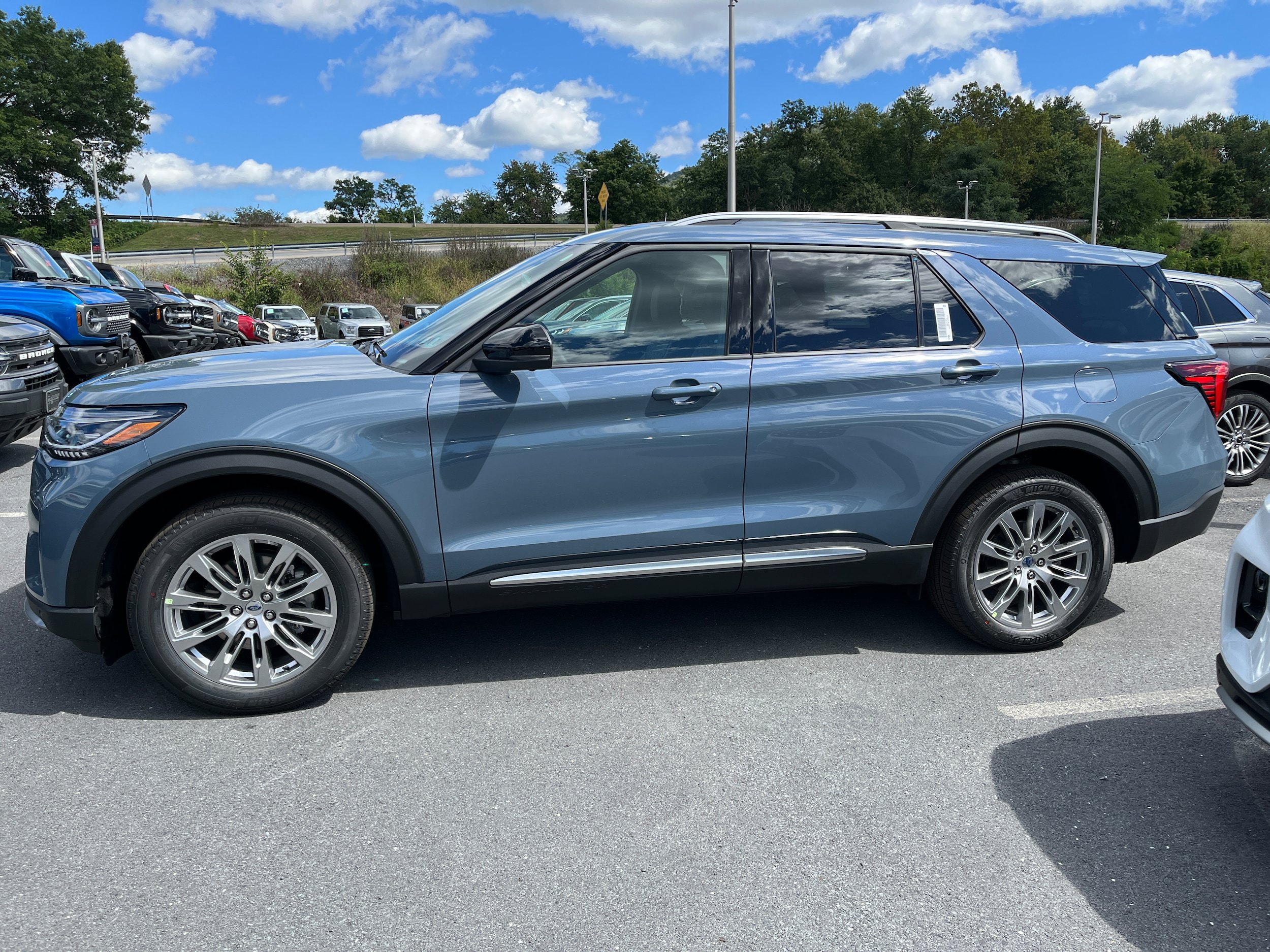 New 2027 Ford Explorer Platinum w/ LUX Leather Package AWD/4WD image 12