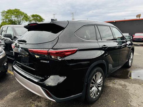 Used 2021 Toyota Highlander Platinum AWD/4WD image 5