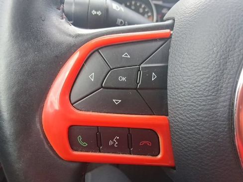 Used 2019 Jeep Compass Trailhawk w/ Cold Weather Group AWD/4WD image 19