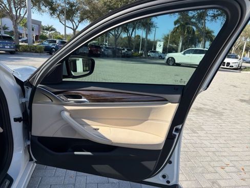 Certified 2023 BMW 540i w/ Convenience Package image 16