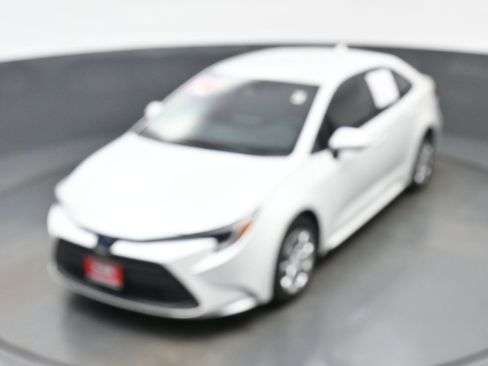 Used 2024 Toyota Corolla LE image 34