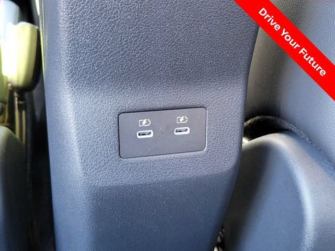 Used 2025 Nissan Kicks SR FWD image 19