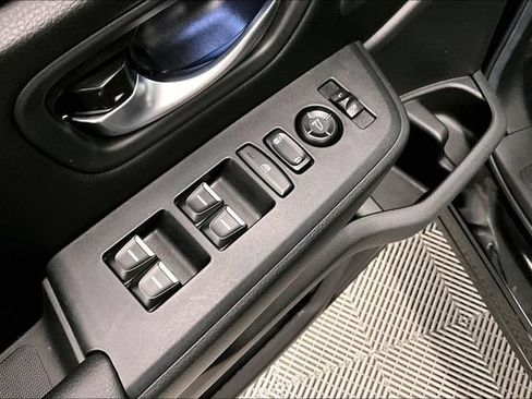 Used 2025 Honda Pilot Touring image 39