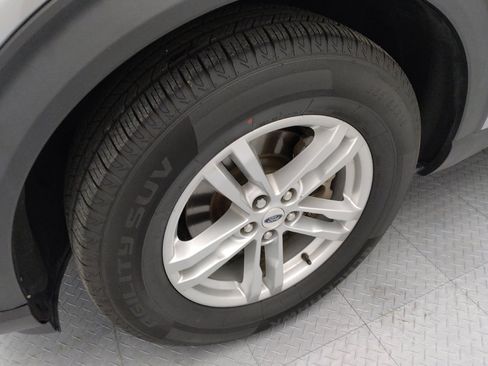 Used 2021 Ford Explorer XLT image 31