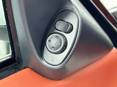 Used 1999 Porsche Boxster image 32