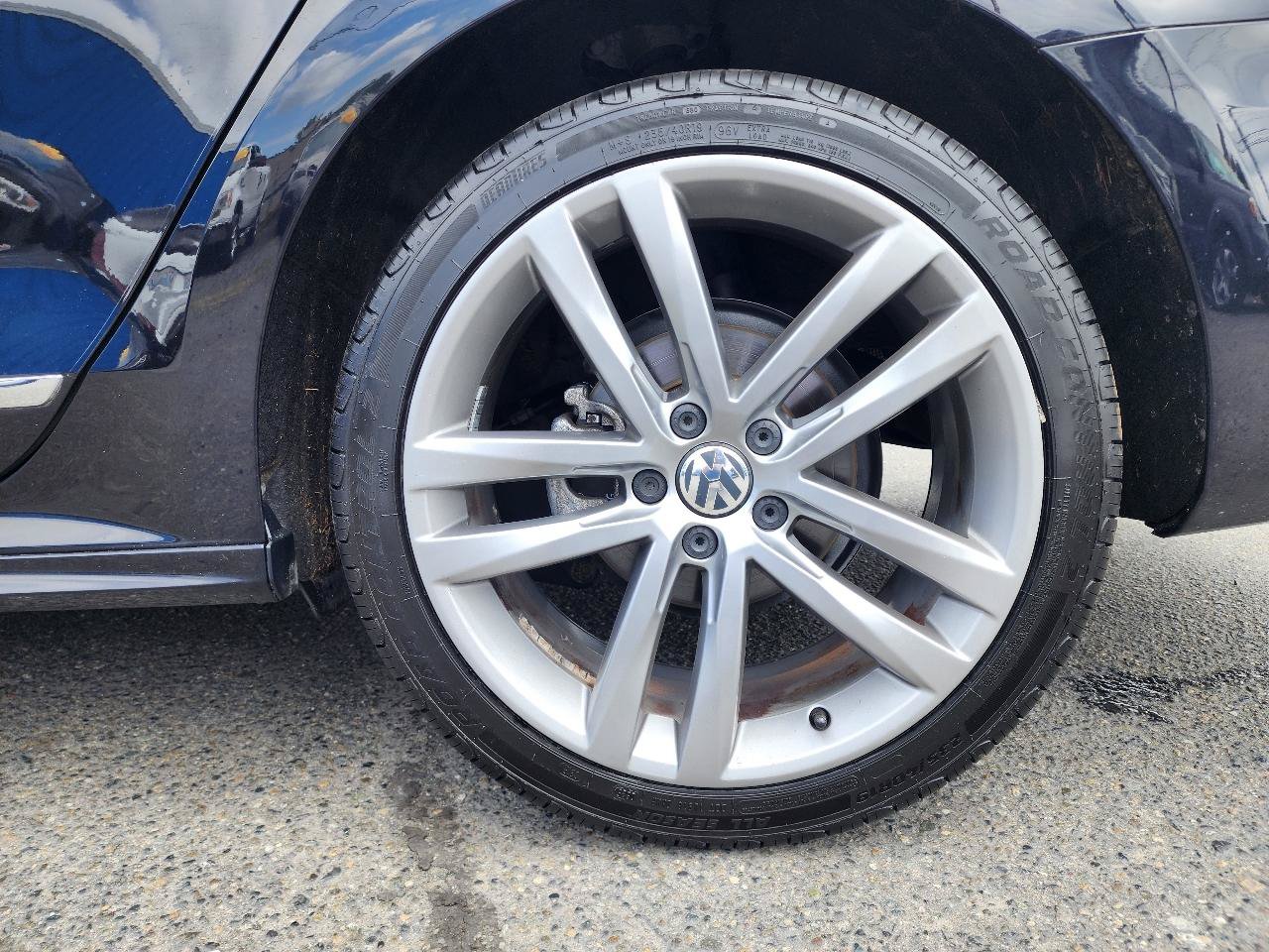 Used 2017 Volkswagen Passat 1.8T R-Line w/ R-Line Lighting Package FWD image 41