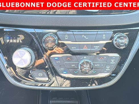 Used 2018 Chrysler Pacifica Touring-L w/ Premium Audio Group image 19