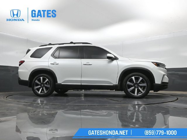 Used 2023 Honda Pilot Touring image 42
