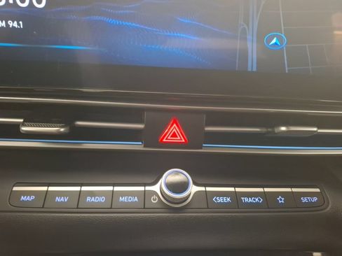 Used 2024 Hyundai Elantra SEL FWD image 24