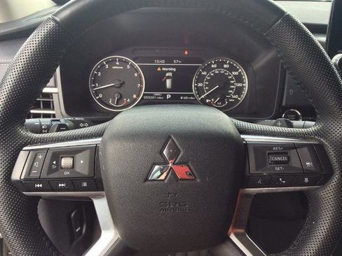 Used 2023 Mitsubishi Outlander SE image 21