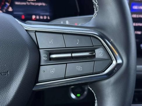 Used 2024 Chevrolet Traverse LT w/ Trailering Package FWD image 23