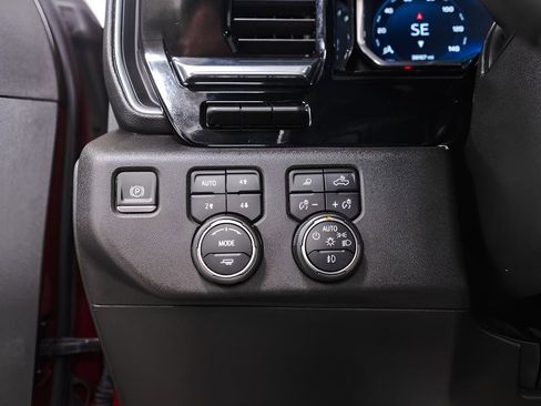 Used 2024 Chevrolet Silverado 2500 High Country w/ Technology Package AWD/4WD image 19