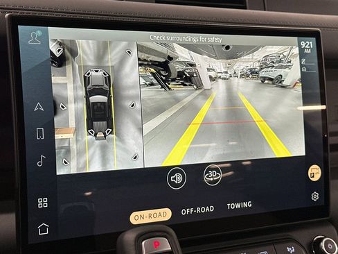 New 2026 Land Rover Defender 110 X-Dynamic SE image 21