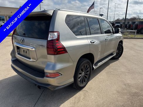 Used 2022 Lexus GX 460 Premium w/ Accessory Package image 11