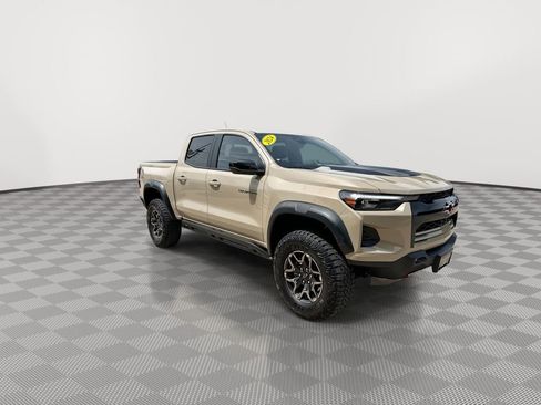 Used 2024 Chevrolet Colorado ZR2 AWD/4WD image 2