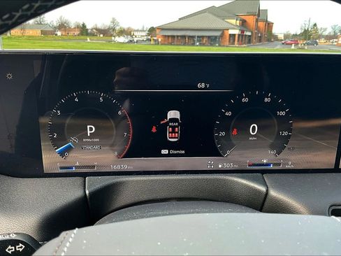 Certified 2025 Nissan Armada Platinum Reserve image 13