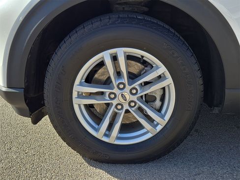 Used 2020 Ford Explorer XLT w/ Equipment Group 202A image 11