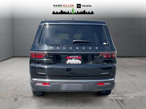 Used 2022 Jeep Wagoneer Series III w/ Premium Group I image 4