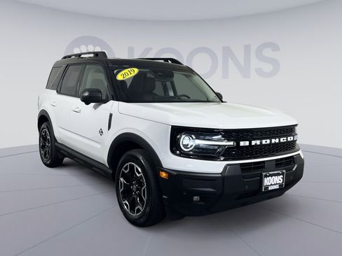 Used 2025 Ford Bronco Sport Outer Banks w/ Outer Banks Tech Package+ image 2