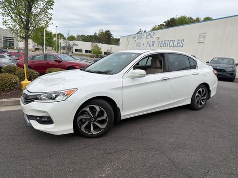Used 2016 Honda Accord EX-L image 5