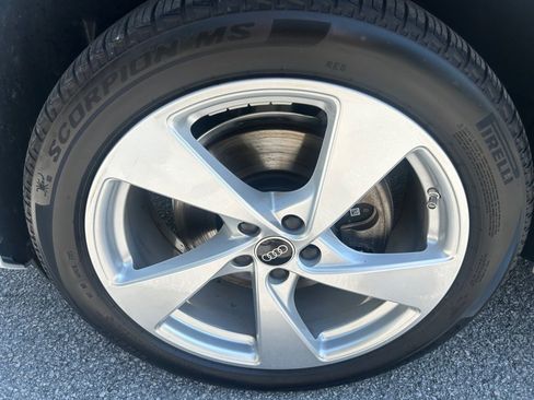 Certified 2025 Audi Q5 Premium w/ Premium Plus AWD/4WD image 27