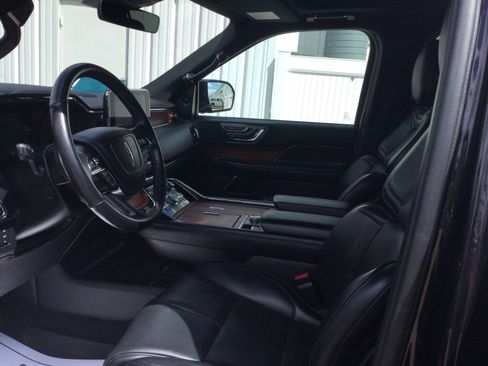 Used 2019 Lincoln Navigator Reserve AWD/4WD image 15