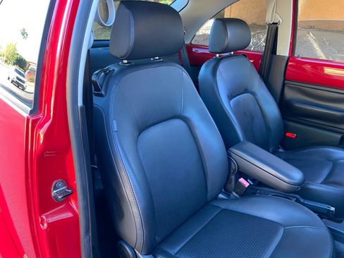 Used 2009 Volkswagen Beetle Coupe image 35