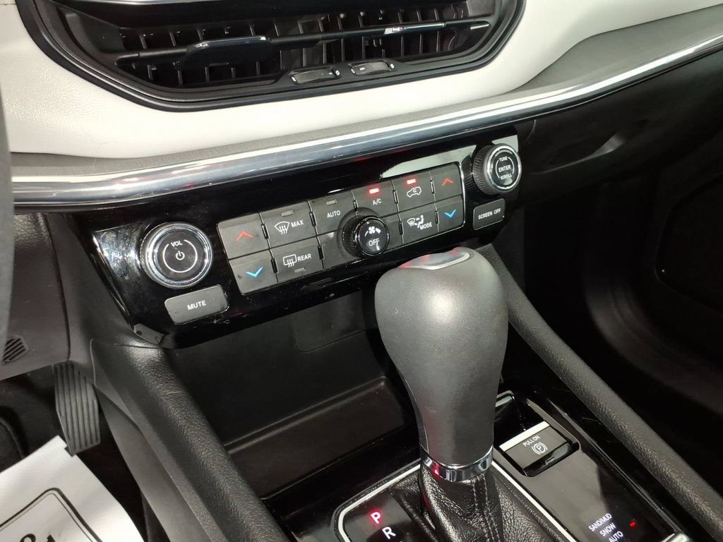 Used 2024 Jeep Compass Limited AWD/4WD image 20