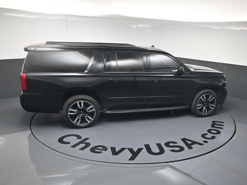 Used 2019 Chevrolet Suburban Premier AWD/4WD image 31