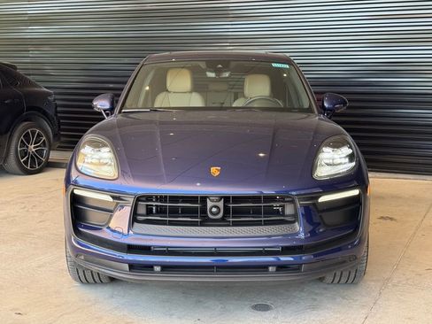 Certified 2026 Porsche Macan AWD/4WD image 10