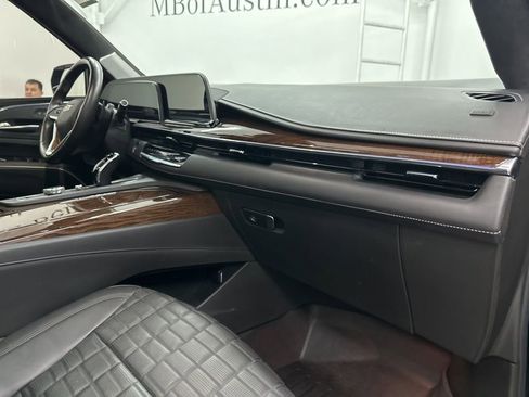 Used 2021 Cadillac Escalade Premium Luxury Platinum image 32