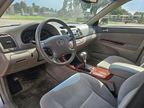 Used 2002 Toyota Camry LE image 10