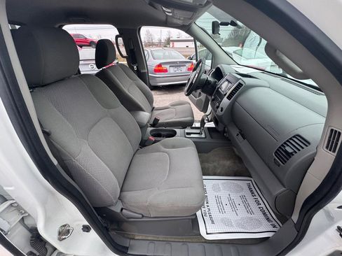 Used 2018 Nissan Frontier SV image 10