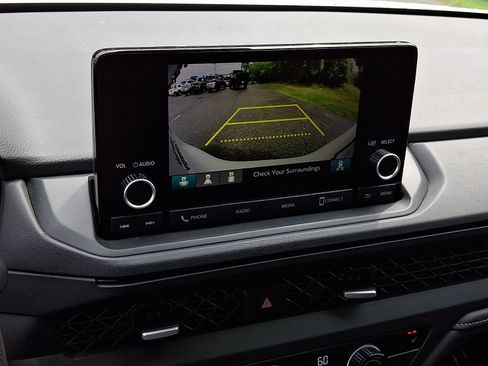 Used 2023 Honda Accord EX image 18