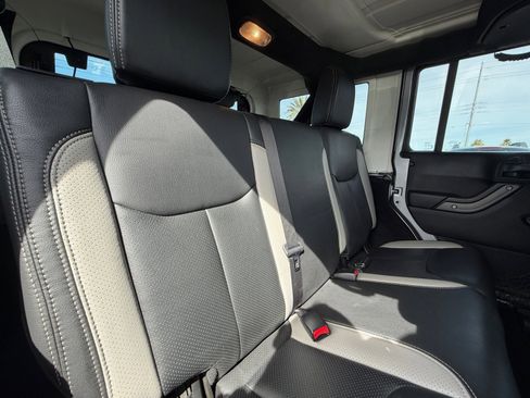 Used 2017 Jeep Wrangler Unlimited Sport w/ Connectivity Group image 18