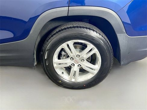 Used 2022 GMC Terrain SLE image 24