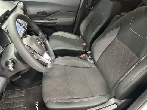 Used 2019 Nissan Kicks S FWD image 10