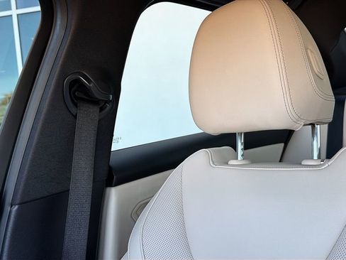 Used 2023 BMW 330i Sedan w/ Driving Assistance Package image 20