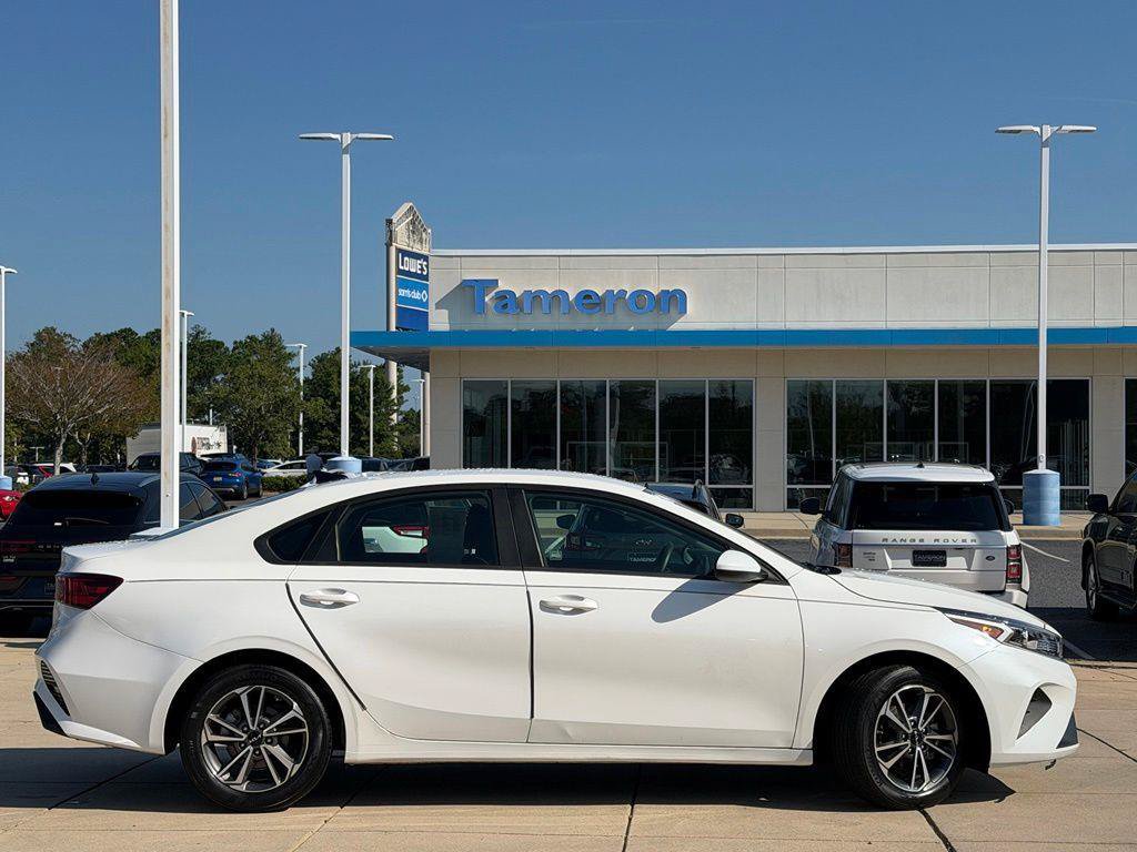 Used 2024 Kia Forte LXS FWD image 5