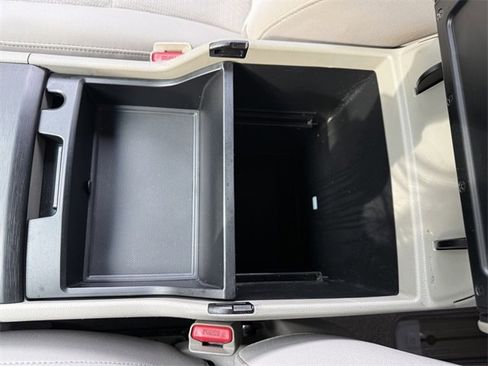 Used 2016 Kia Sedona LX w/ Option Group 020 image 32