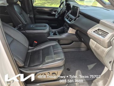 Used 2023 Chevrolet Suburban RST w/ Luxury Package RWD image 11