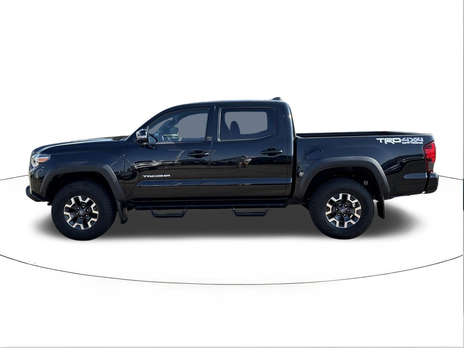 Used 2018 Toyota Tacoma TRD Off-Road w/ Technology Package AWD/4WD image 6