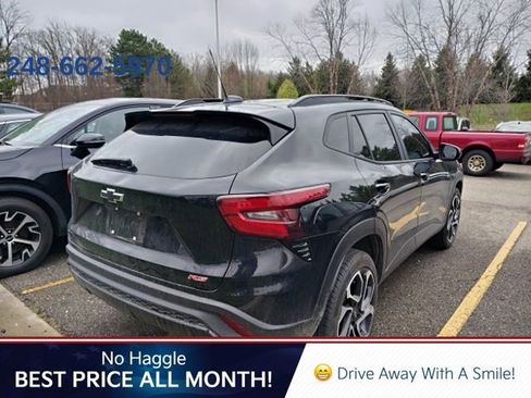 Used 2024 Chevrolet Trax RS w/ Sunroof Package image 4