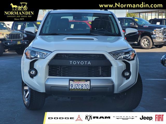 Used 2024 Toyota 4Runner TRD Off-Road Premium AWD/4WD image 2