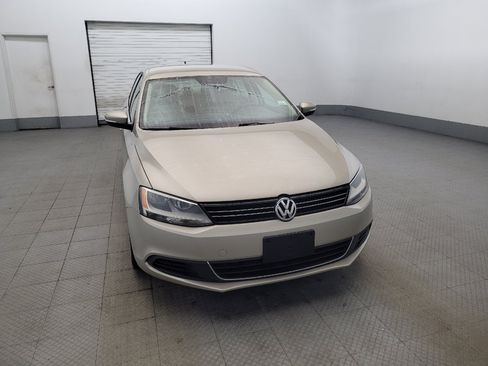 Used 2013 Volkswagen Jetta SE FWD image 14