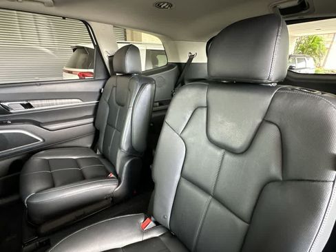 Used 2023 Kia Telluride EX w/ EX Captain's Chair Package FWD image 21