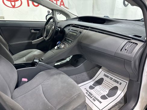 Used 2011 Toyota Prius Two image 9